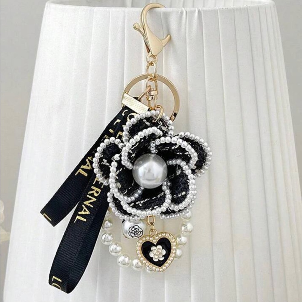 (SOLD) 💋Camellia Flower Keychain💋